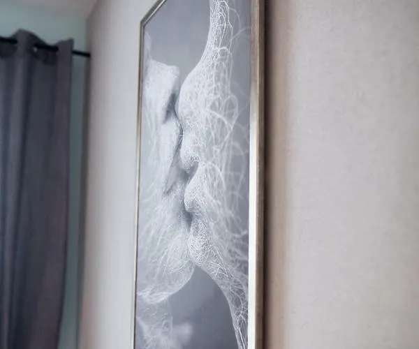 M.h. Arthouse Отель *